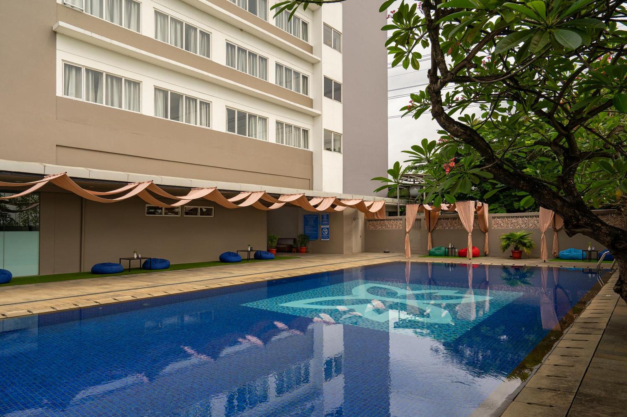 Batiqa Hotel & Apartments Karawang Εξωτερικό φωτογραφία
