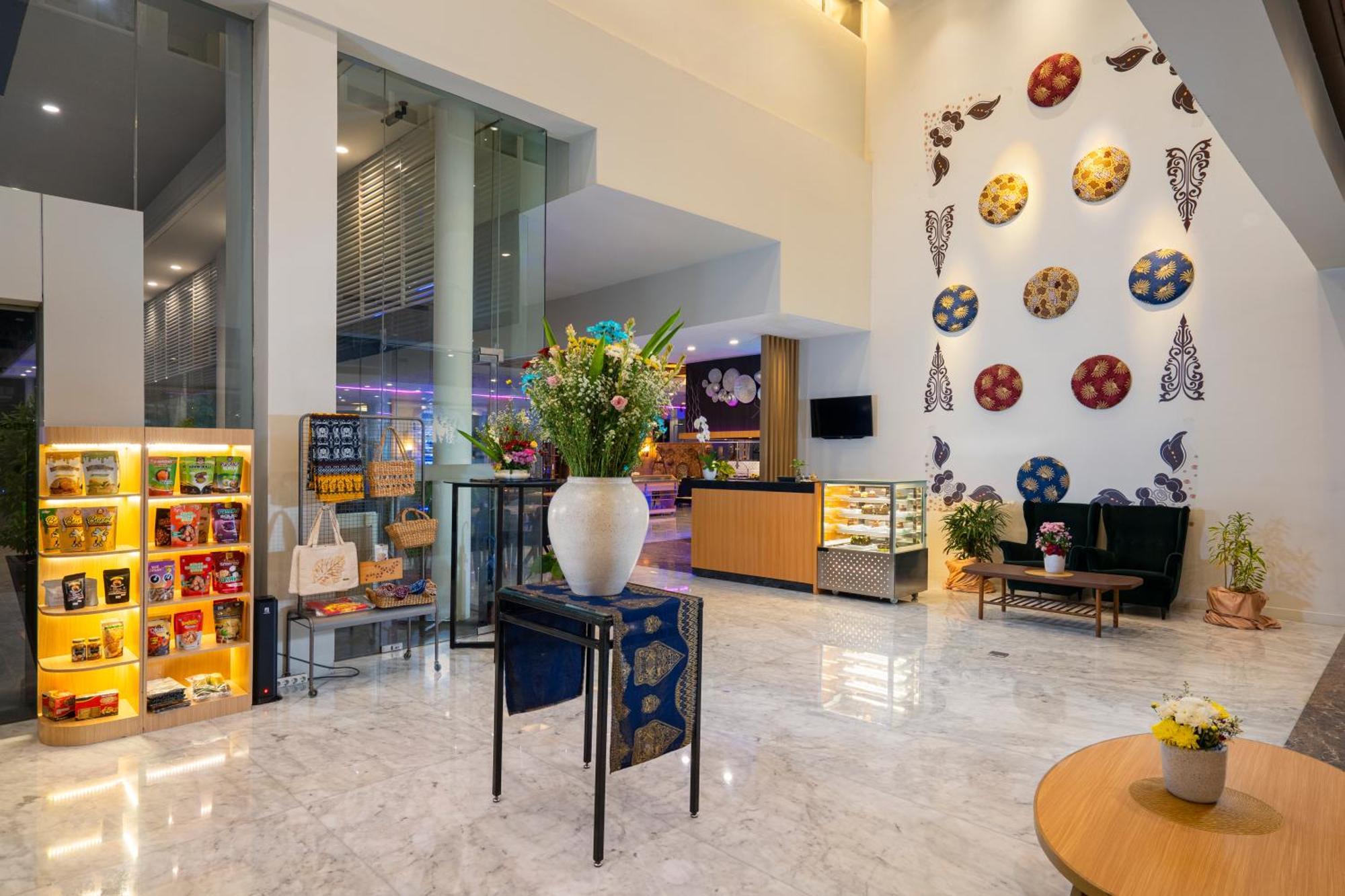 Batiqa Hotel & Apartments Karawang Εξωτερικό φωτογραφία
