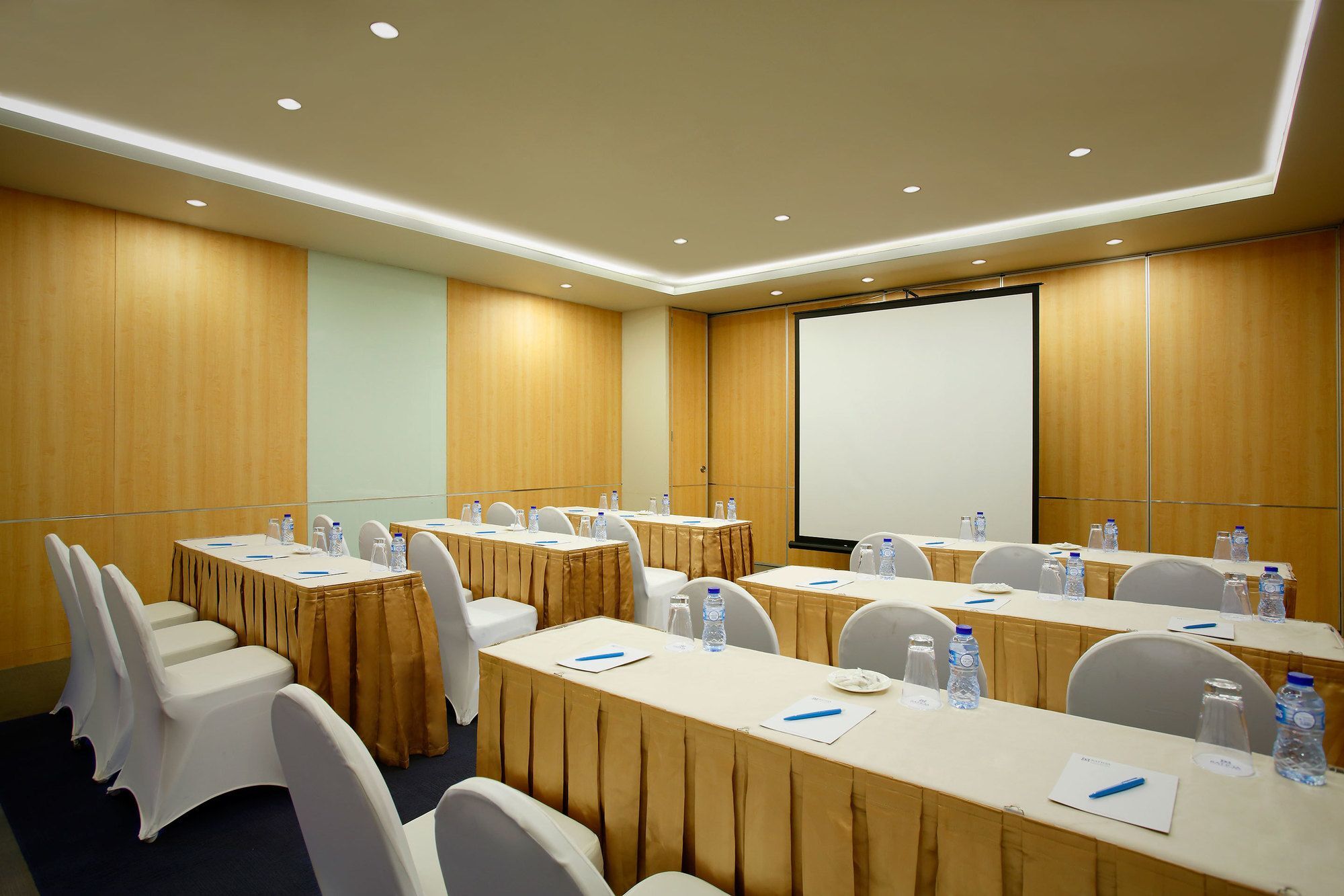 Batiqa Hotel & Apartments Karawang Εξωτερικό φωτογραφία